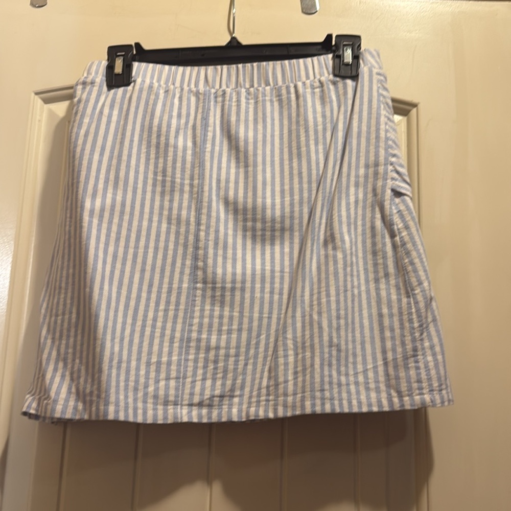 Skort - Picture 2 of 2